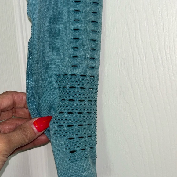 Gymshark cropped long sleeve athletic top - Picture 8 of 10